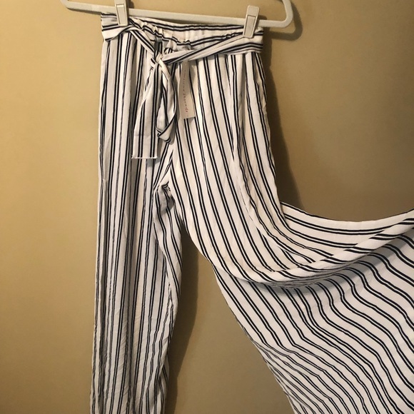 Bubble Crepe Striped Wide Leg - Picture 2 of 3